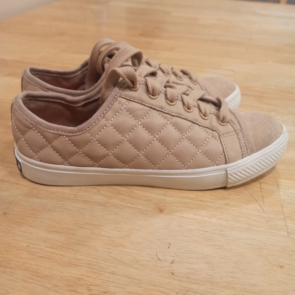 Tory Burch Bryant Sneakers Beige Quilted Leather Size 6 - Picture 6 of 16